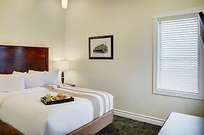 Chateau Nova Yellowhead