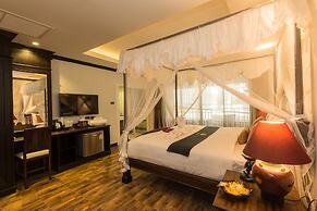 Tanawan Phuket Hotel