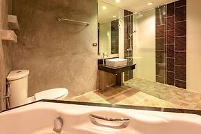 Tanawan Phuket Hotel