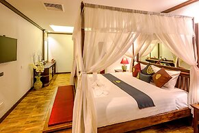 Tanawan Phuket Hotel