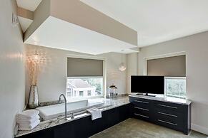 Hilton Garden Inn Raleigh /Crabtree Valley