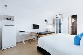 Blu Monkey Bed & Breakfast Phuket