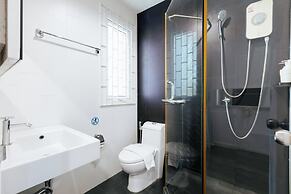 Blu Monkey Bed & Breakfast Phuket