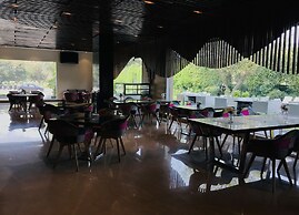 Golden Tulip Gurgaon - Sector 29