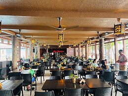 Red Coconut Beach Hotel