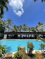 Red Coconut Beach Hotel