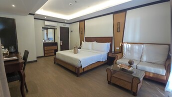 Red Coconut Beach Hotel