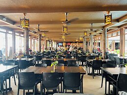 Red Coconut Beach Hotel