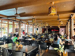 Red Coconut Beach Hotel