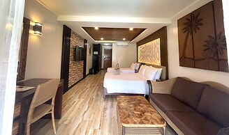 Red Coconut Beach Hotel