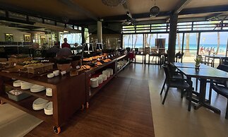 Red Coconut Beach Hotel