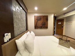 Red Coconut Beach Hotel