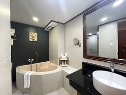 Red Coconut Beach Hotel