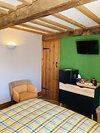 Riverside B & B