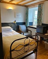 Riverside B & B