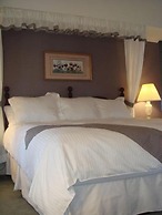 Bird In Hand Village Inn & Suites