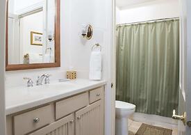 Bird In Hand Village Inn & Suites