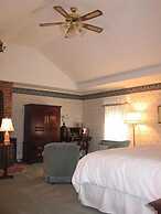 Bird In Hand Village Inn & Suites