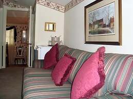 Bird In Hand Village Inn & Suites