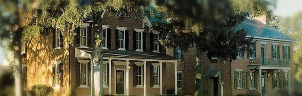 Bird In Hand Village Inn & Suites