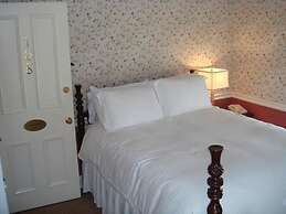 Bird In Hand Village Inn & Suites