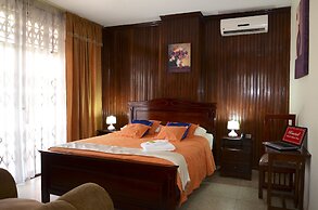 Hostal Perla Real Inn