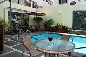 Hostal Perla Real Inn