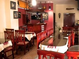 Hostal Perla Real Inn