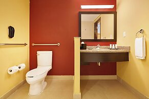 Courtyard by Marriott Leon at the Poliforum