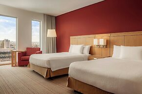 Courtyard by Marriott Leon at the Poliforum