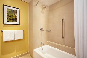 Courtyard by Marriott Leon at the Poliforum