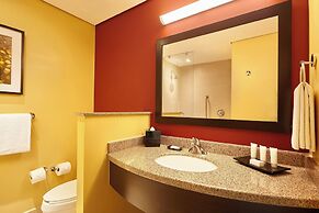 Courtyard by Marriott Leon at the Poliforum