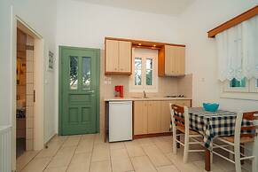 Rooms & Apartments Archontou