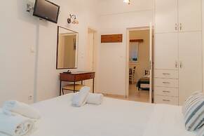 Rooms & Apartments Archontou