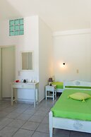 Rooms & Apartments Archontou