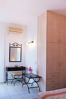 Rooms & Apartments Archontou