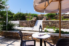 Rooms & Apartments Archontou