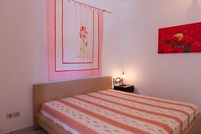 Rooms & Apartments Archontou