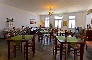 Rooms & Apartments Archontou