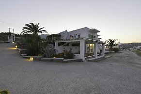 Rooms & Apartments Archontou