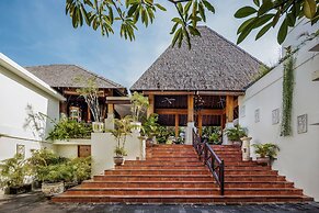Villa Kayu Raja