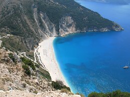 Kalypso Studios & Apartments