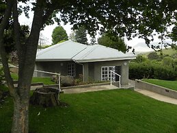 Cathedral Peak Hotel