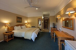 Cathedral Peak Hotel