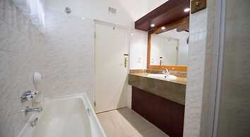 Cathedral Peak Hotel