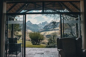 Cathedral Peak Hotel