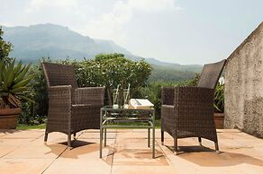 Cathedral Peak Hotel