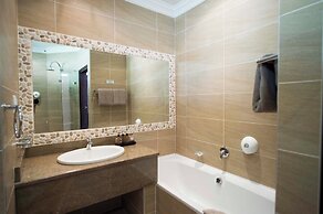 Cathedral Peak Hotel