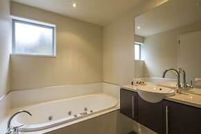 LakeRidge Queenstown by Staysouth