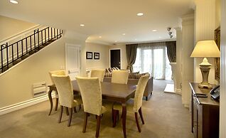 Esplanade Queenstown by Staysouth